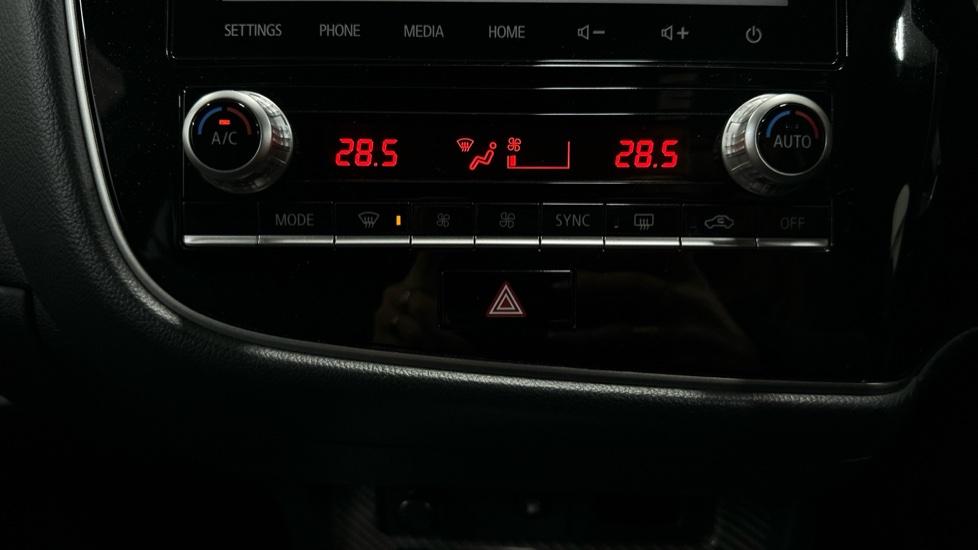 Air Conditioning /Dual Climate Control 