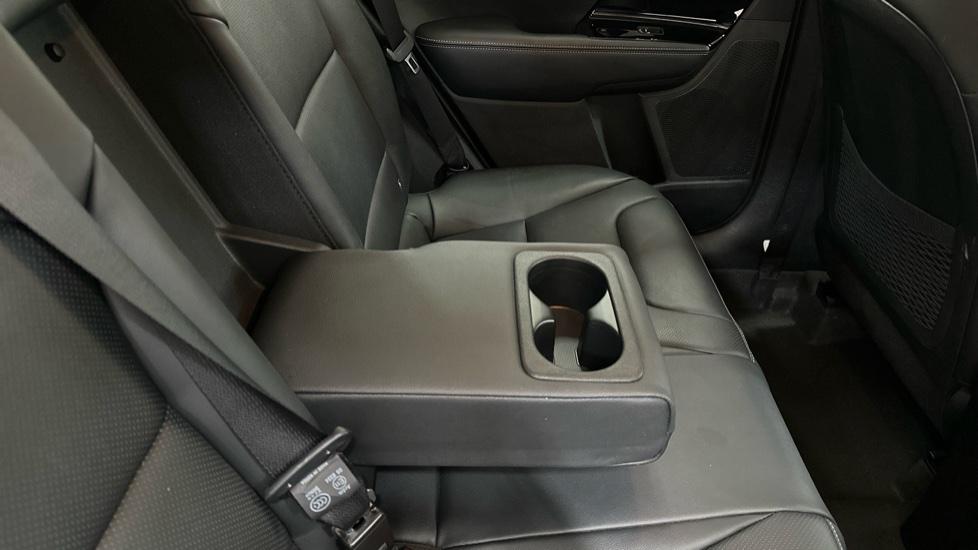 Rear Armrest/ Cup Holder