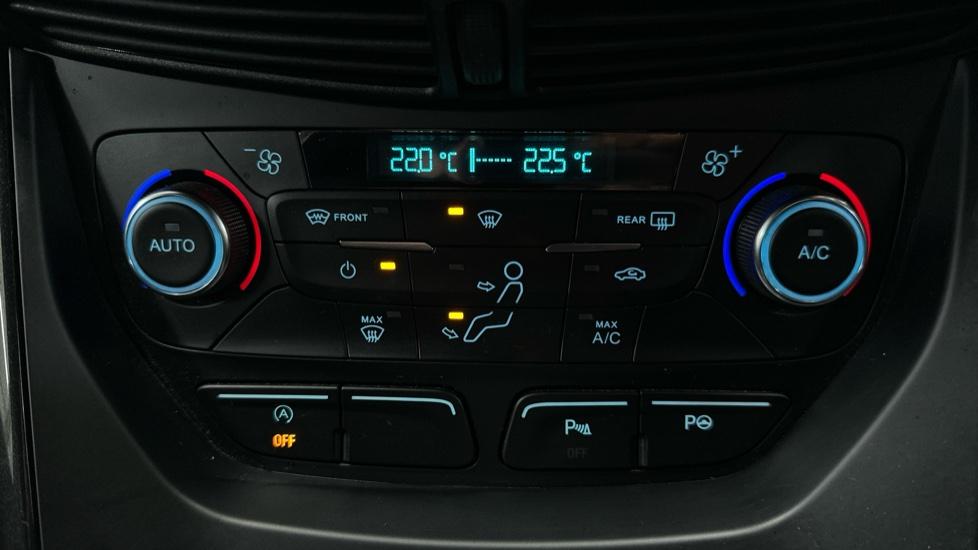 Air Conditioning /Dual Climate Control/Auto Stop Start /Park assist 