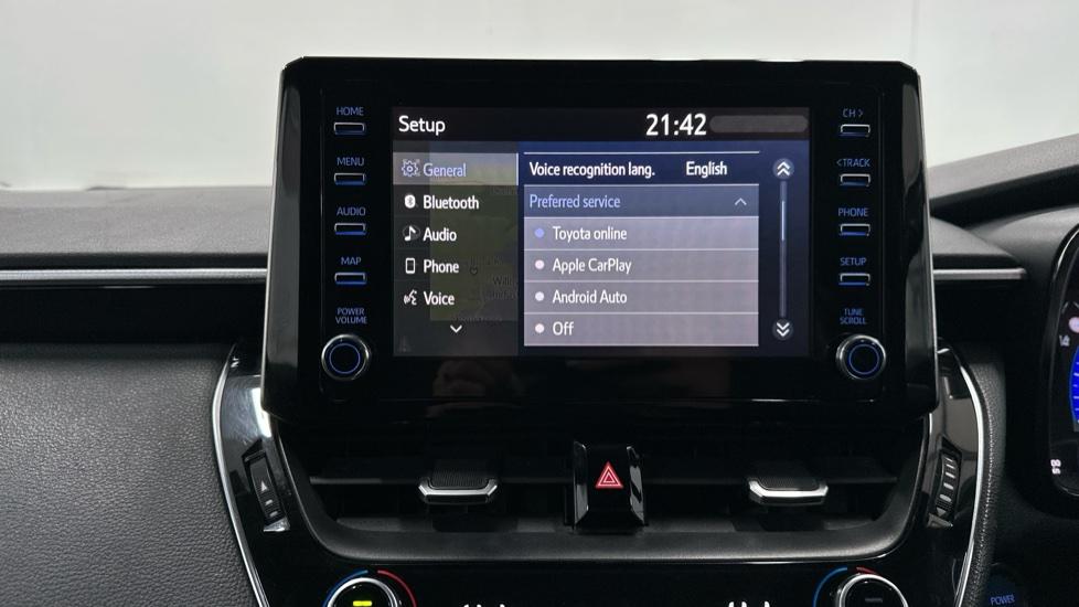 Bluetooth / Apple CarPlay / Android Auto 