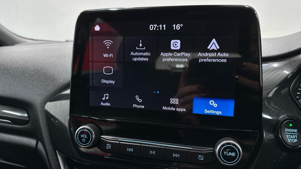 Apple Car Play & Android Auto