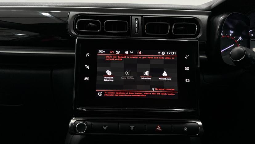 Bluetooth / Apple CarPlay / Android Auto 