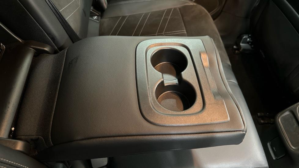 Rear Armrest/ Cup Holder