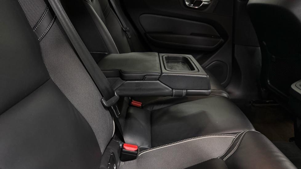 Rear Armrest/ Cup Holder