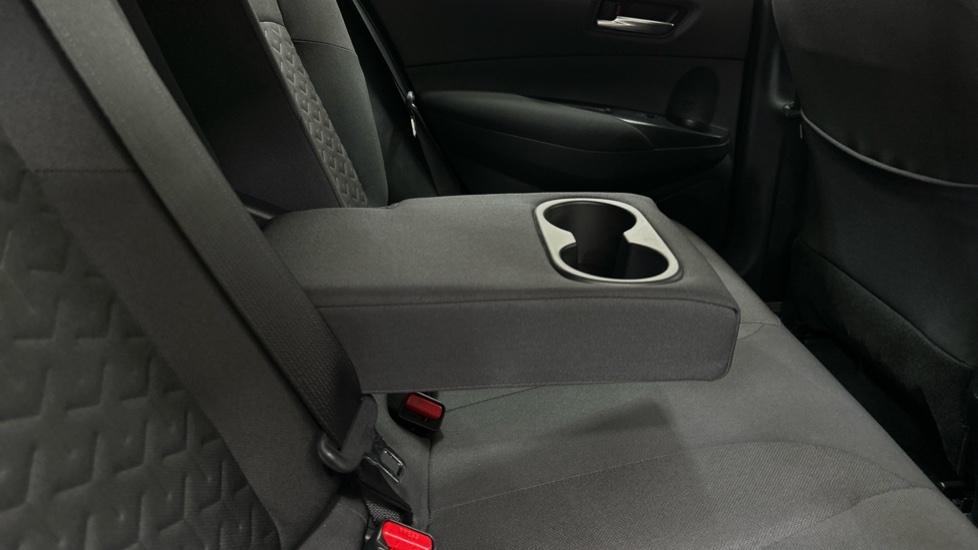 Rear Armrest/ Cup Holder