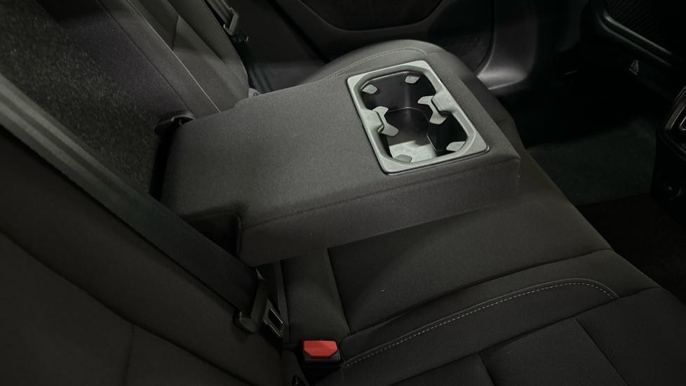 Rear Armrest/ Cup Holder