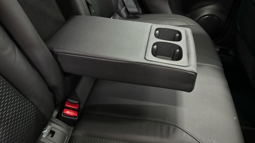 Rear Armrest/ Cup Holder