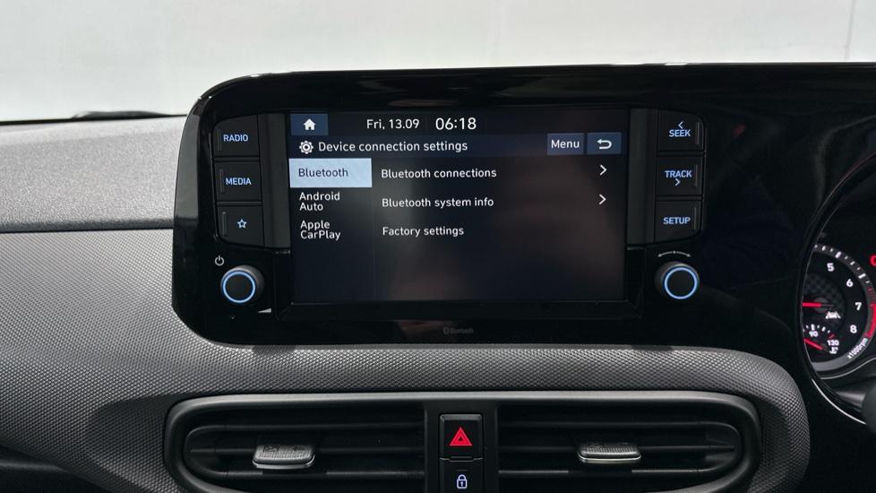 Apple CarPlay / Android Auto / Bluetooth 