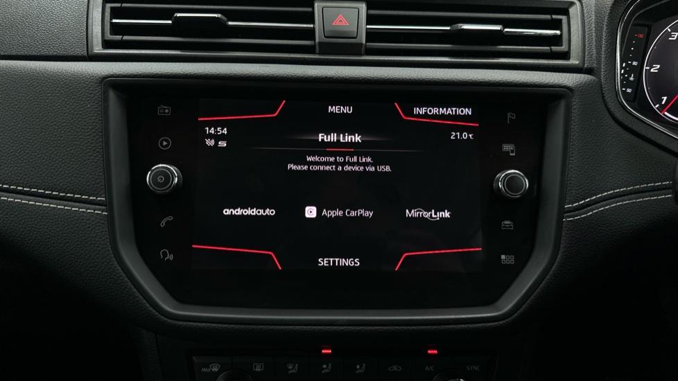 Apple Car Play & Android Auto