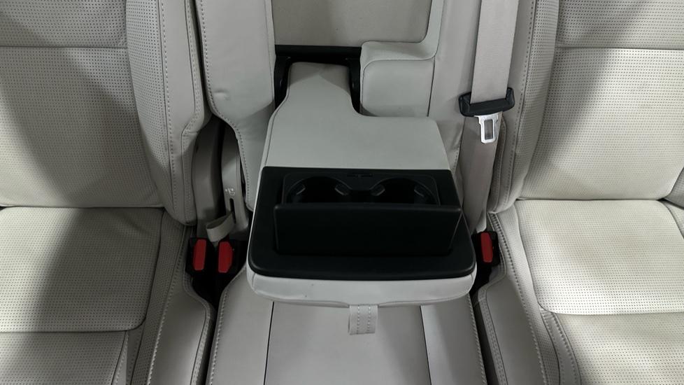 Rear Armrest/ Cup Holder