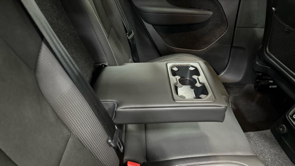 Rear Armrest/ Cup Holder