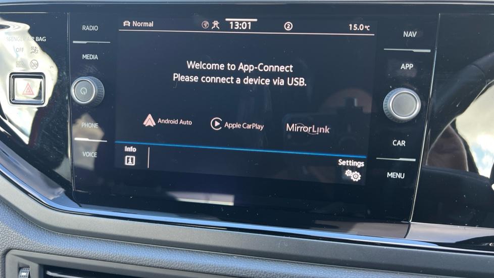 Apple Car Play & Android Auto