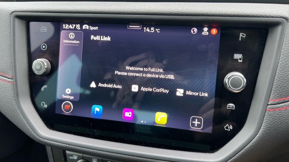 Apple Car Play & Android Auto