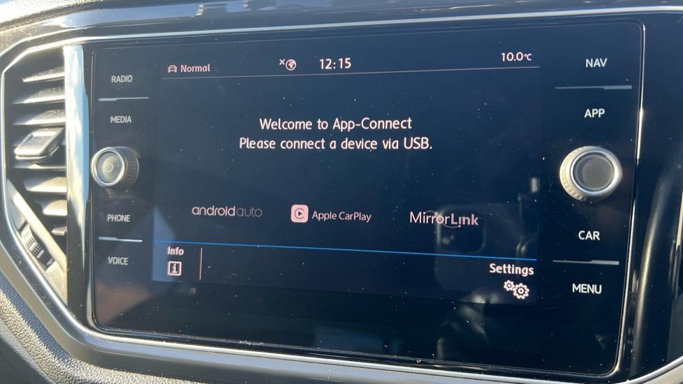 Apple Car Play & Android Auto