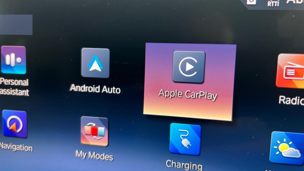 Apple Car Play & Android Auto