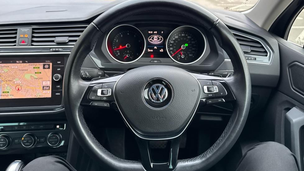 multifunctional steering wheel 