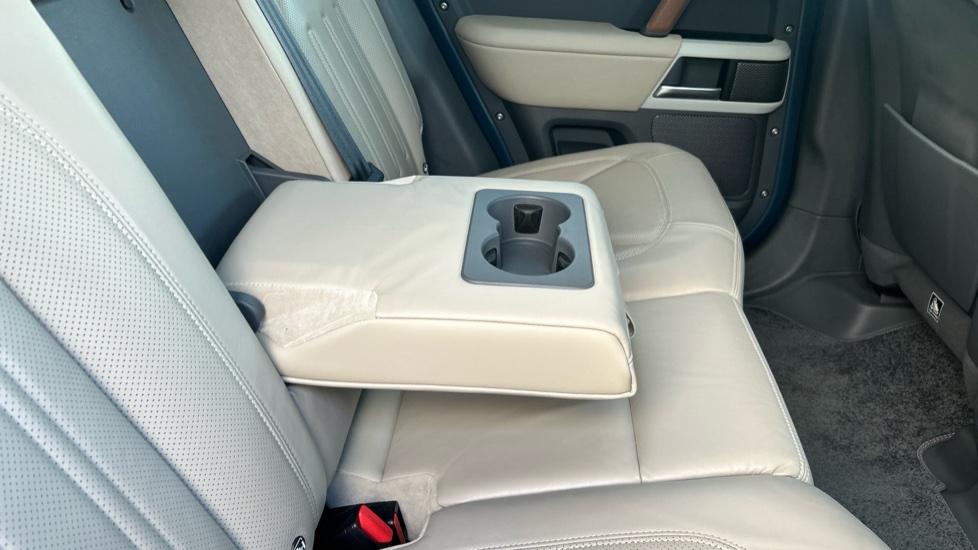 Rear Armrest/ Cup Holder