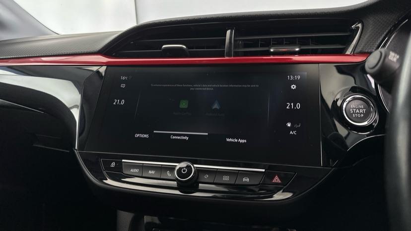 Bluetooth and Apple Carplay / Android Auto 