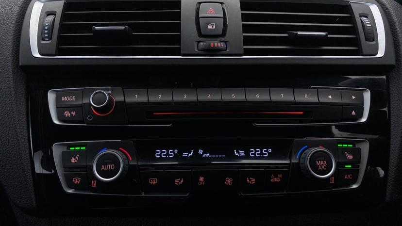 Dual climate control/Air conditioning /Heated seats 