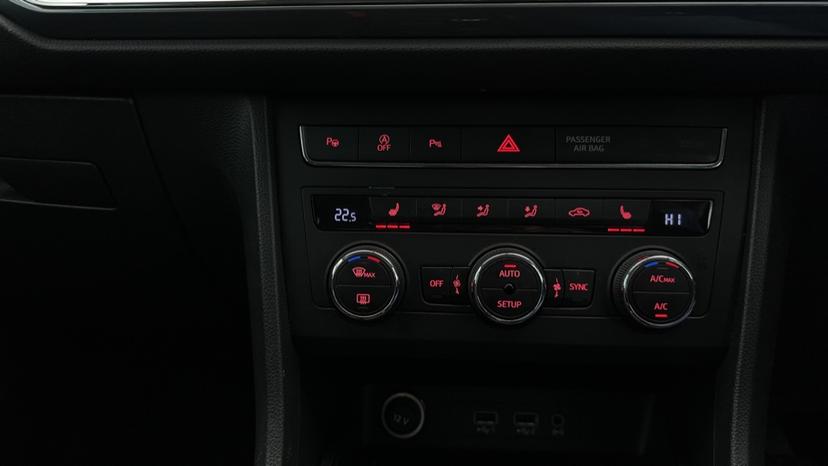 Dual Climate Control/Air Conditioning/He 
