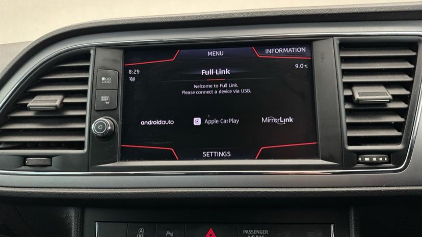 Apple CarPlay/Android Auto 
