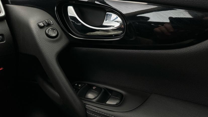 Electric Windows / Wing Mirrors 