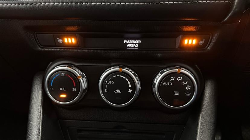 Air Conditioning  / Heated Seats 