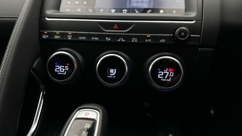 Dual Climate Control /Air Conditioning 