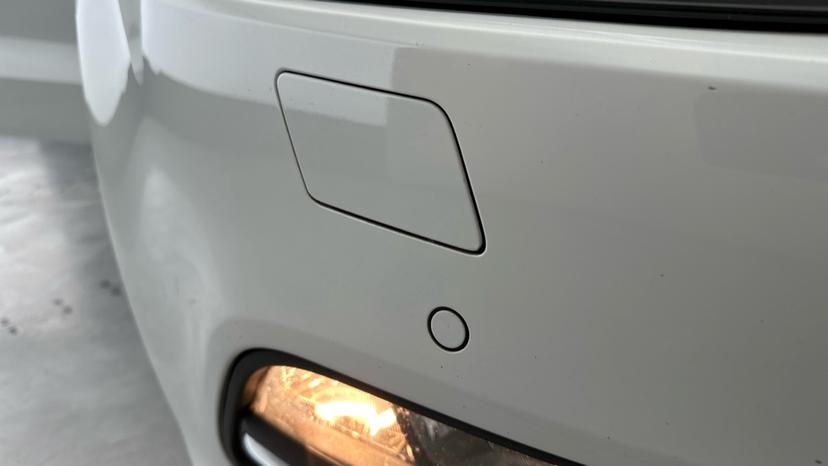 Front Parking Sensors  / Headlight Washers 