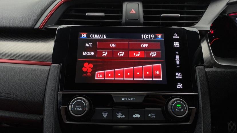 Dual climate control/Air conditioning 