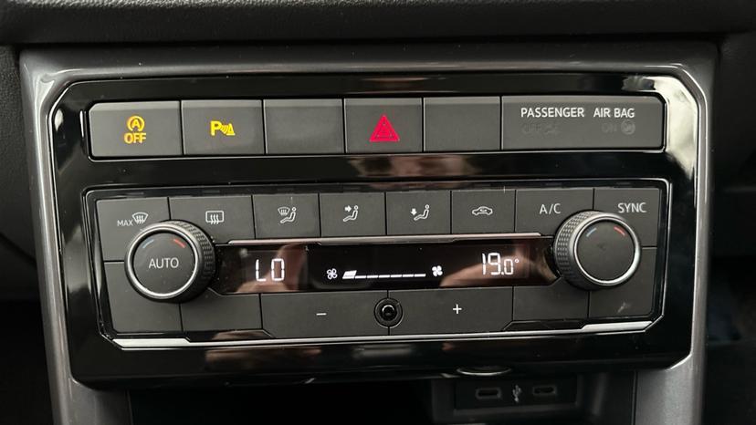 Auto Stop/Start/Air Conditioning /Dual Climate Control 