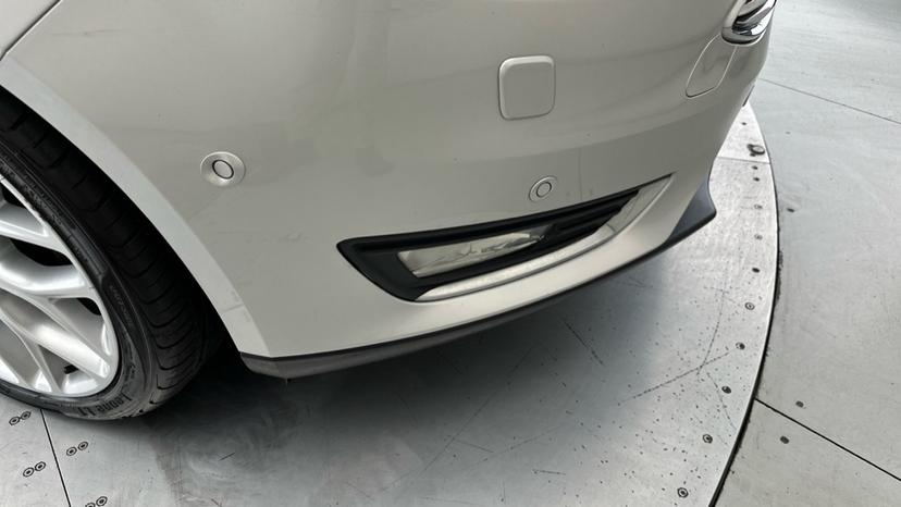 Front Parking Sensors / Headlight Washers 