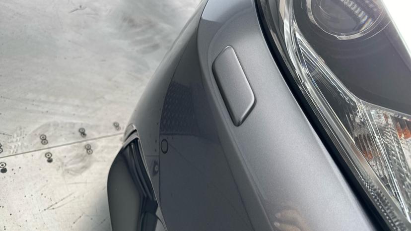 Headlight Washers /Front Parking Sensors 