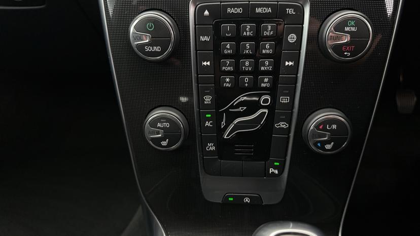 Air Conditioning / Auto Stop/Start / Heated Seats 