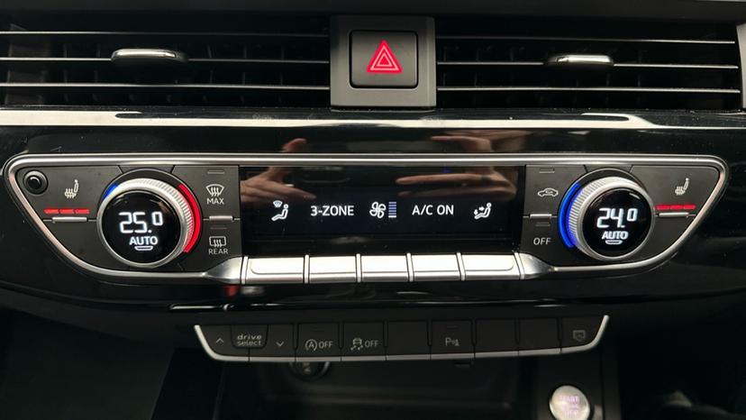Air Conditioning /Dual Climate Control /Heated Seats 