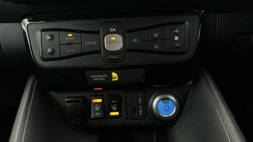 Air Conditioning /Heated Seats /Heated Steering Wheel 