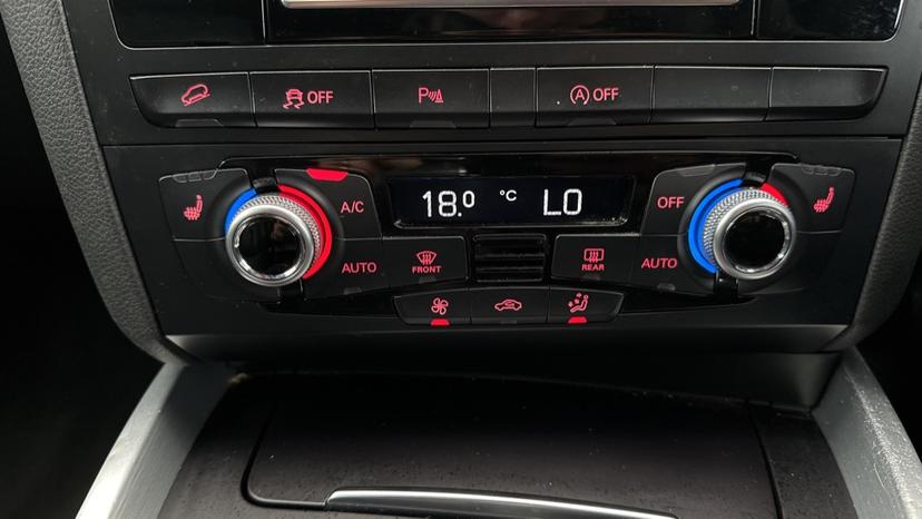 Air conditioning/Dual climate control 