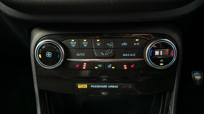 Air Conditioning /Heated Seats /heated steering wheel 