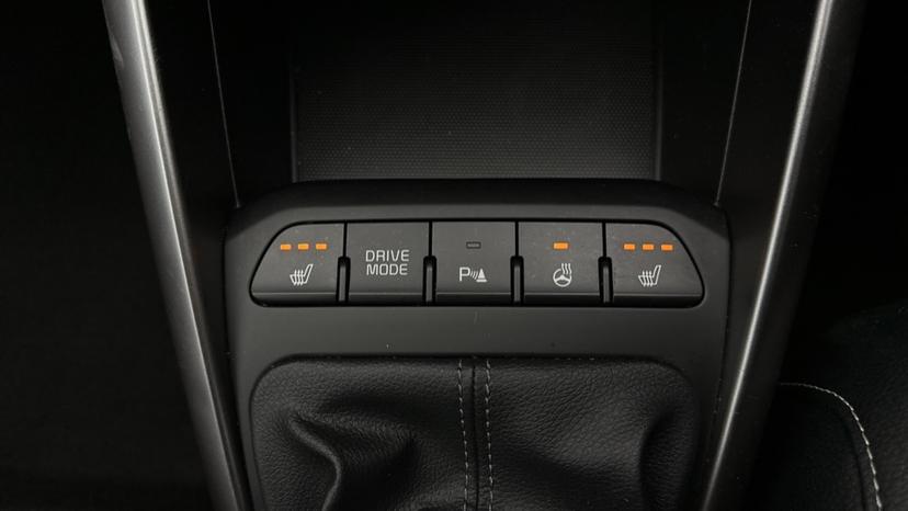 Heated Seats/Heated steering wheel 