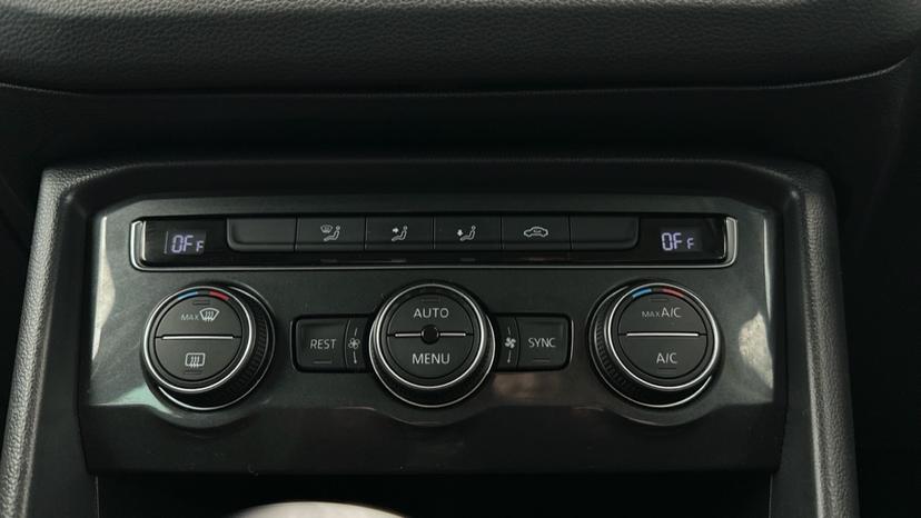 Air Conditioning / Dual Climate Control 