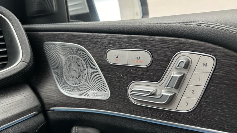 Heated Seats /Upgrade Speaker System /Electric Seats