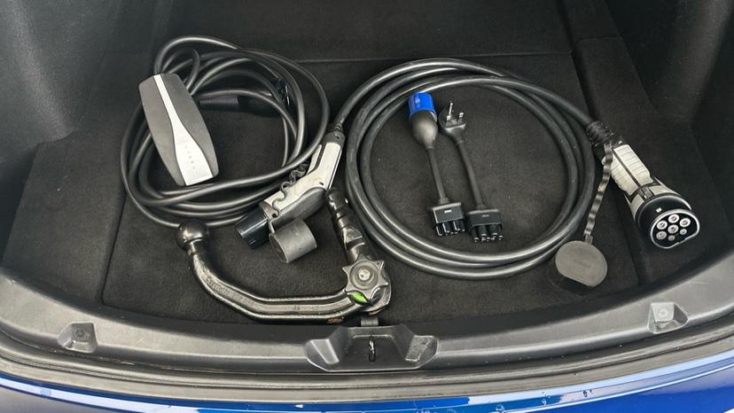 Charging Cables / Tow Bar