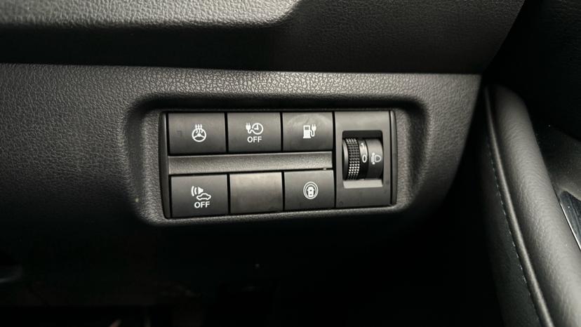 Heated Steering Wheel /Blind Spot Monitoring System 