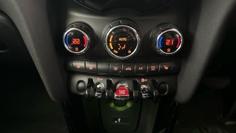 Dual Climate Control / Air Conditioning / he / Auto Stop/Start