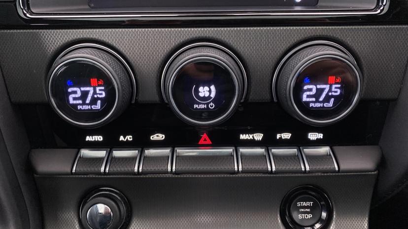 Dual climate control /Air conditioning /Heated seats 