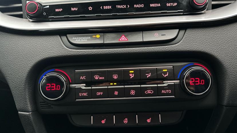 Air Conditioning /Dual Climate Control 