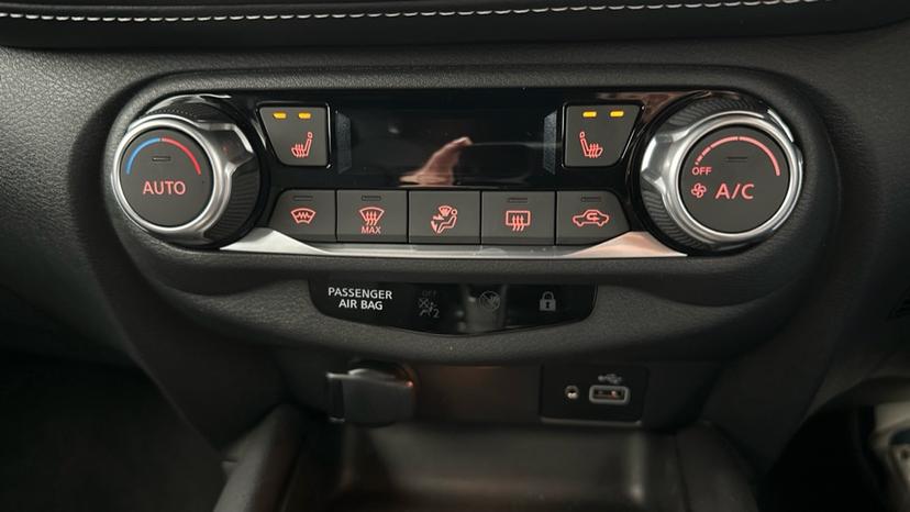 Heated Seats /Air Conditioning 