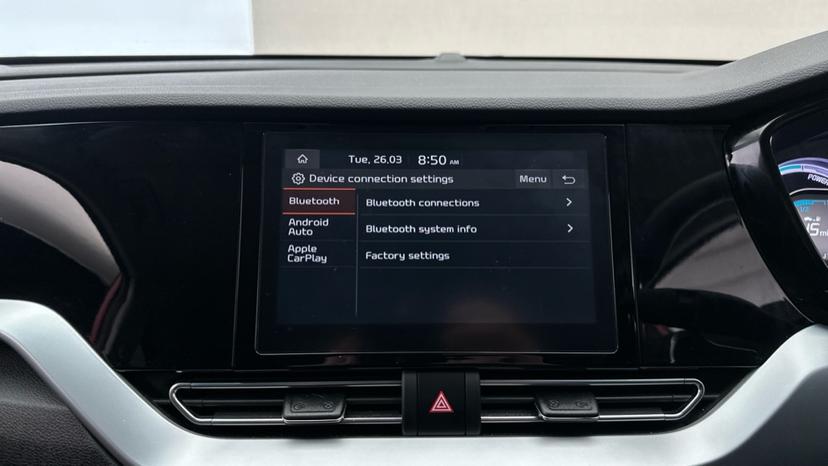 Apple CarPlay / Android Auto / Bluetooth 