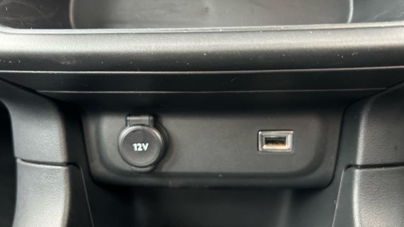 12V + USB port
