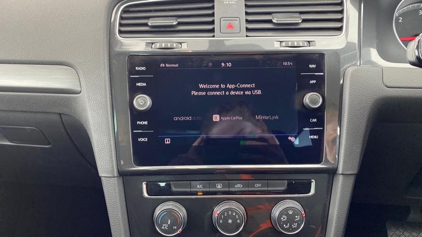 Android auto and Apple CarPlay 